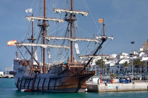 Galeone imHafen von Ibiza